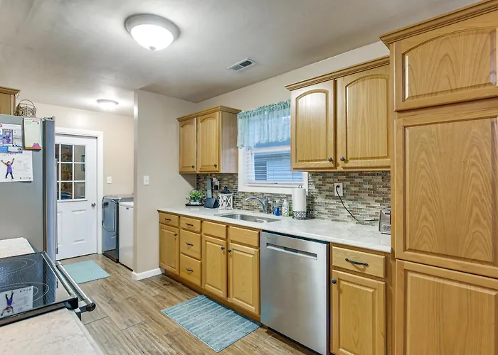 Route 66 Gem! Charming W/ Yard Ferienhaus Litchfield