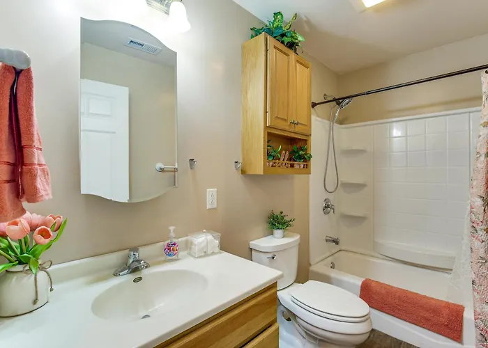 Route 66 Gem! Charming W/ Yard *