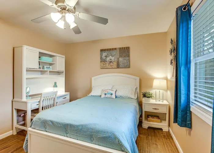 Route 66 Gem! Charming W/ Yard * Litchfield