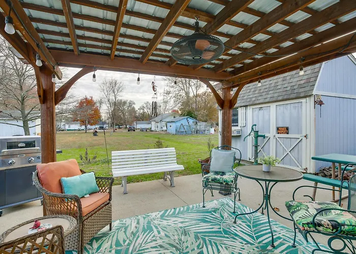 Route 66 Gem! Charming W/ Yard